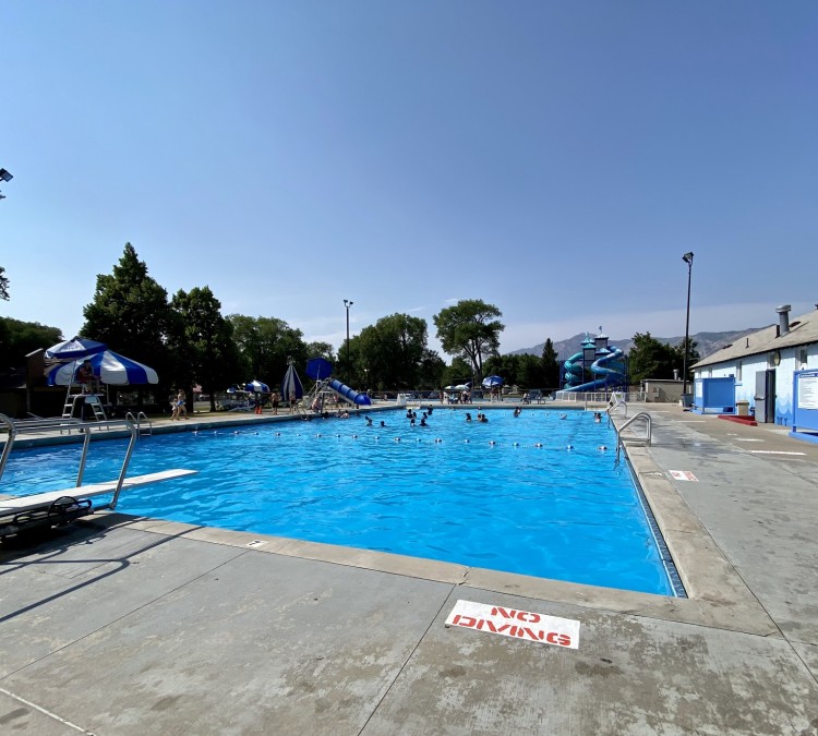 lorin-farr-community-pool-photo